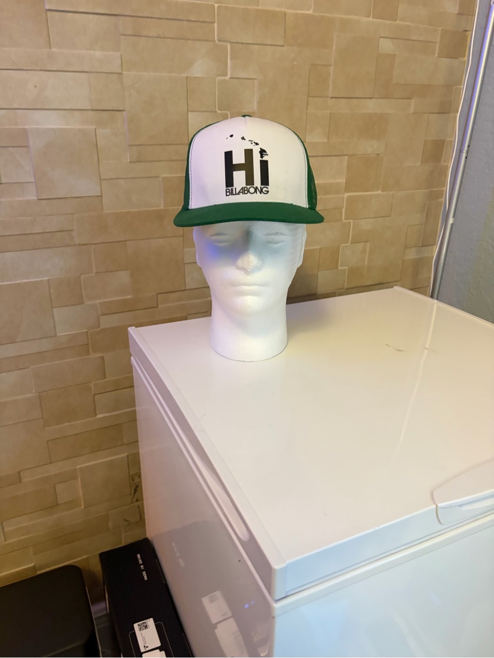 Billabong HI Hawaii green and white trucker hat